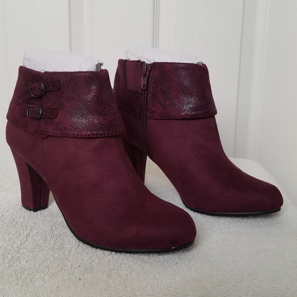 Hush Puppies Booties Suede Faux Paisley NEW NEVER WORN